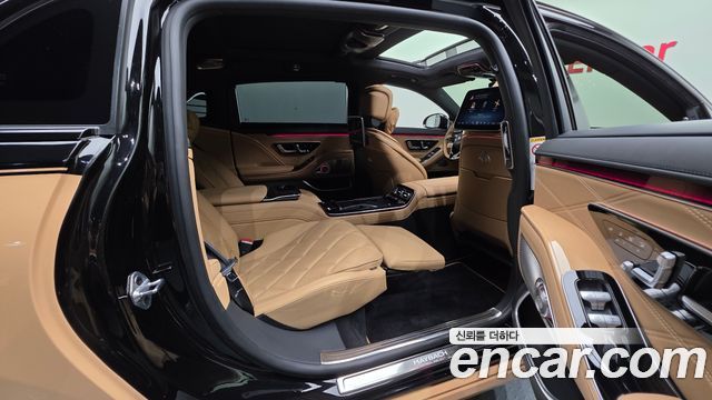 Mercedes-Benz S-Class 2023 — photo 12