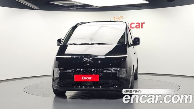 Hyundai Staria 2023 — photo 3