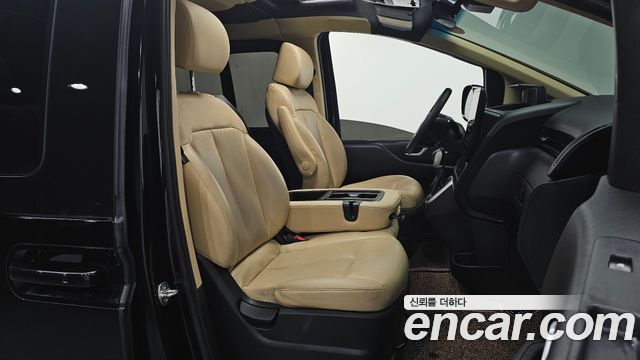 Hyundai Staria 2023 — photo 10