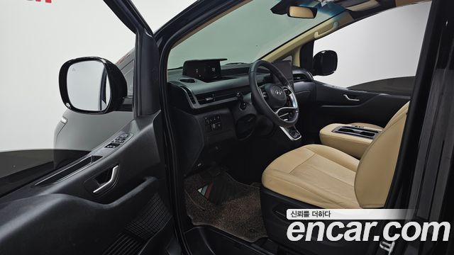 Hyundai Staria 2023 — photo 11