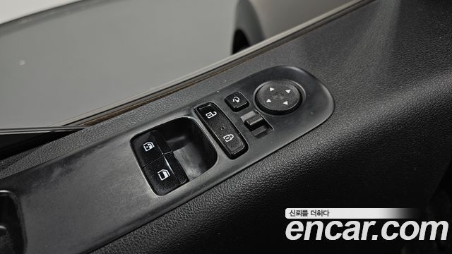 Hyundai Staria 2023 — photo 16