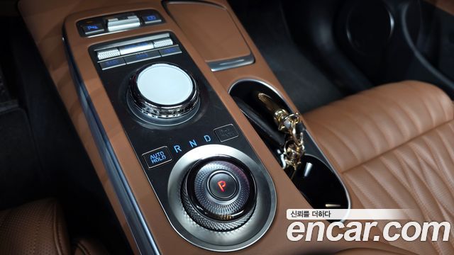 Genesis GV70 2024 — photo 12