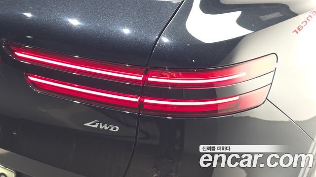 Genesis GV70 2024 — photo 9