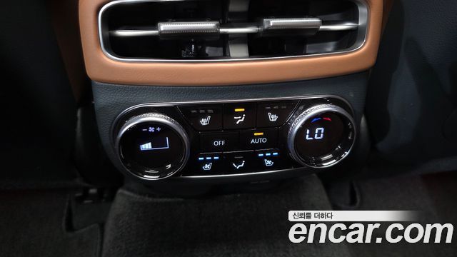 Genesis GV70 2024 — photo 31