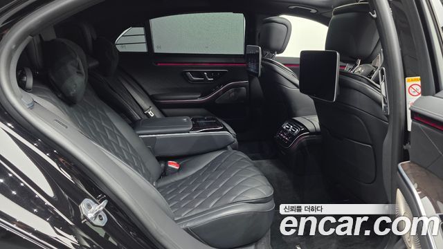 Mercedes-Benz S-Class 2024 — photo 12