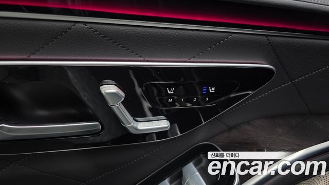 Mercedes-Benz S-Class 2024 — photo 17