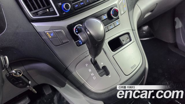 Hyundai Starex 2018 — photo 16