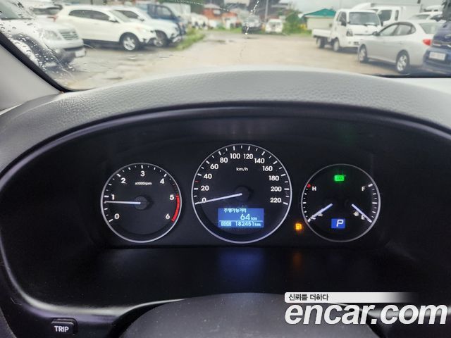 Hyundai Starex 2018 — photo 8