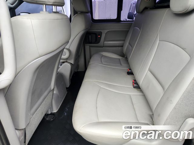 Hyundai Starex 2018 — photo 11