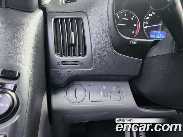 Hyundai Starex 2018 — photo 12