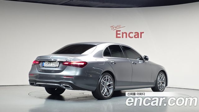 Mercedes-Benz E-Class 2021 — photo 2