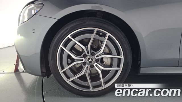 Mercedes-Benz E-Class 2021 — photo 5