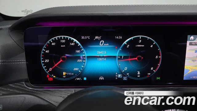 Mercedes-Benz E-Class 2021 — photo 8