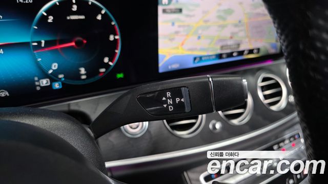 Mercedes-Benz E-Class 2021 — photo 9