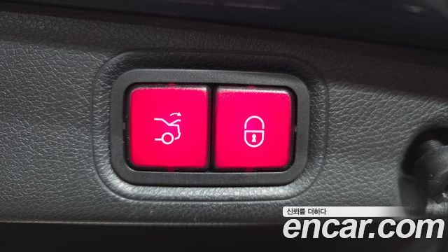 Mercedes-Benz E-Class 2021 — photo 18