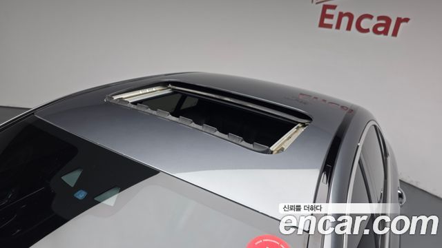 Mercedes-Benz E-Class 2021 — photo 20