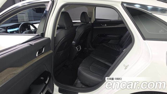 Kia K5 2023 — photo 17