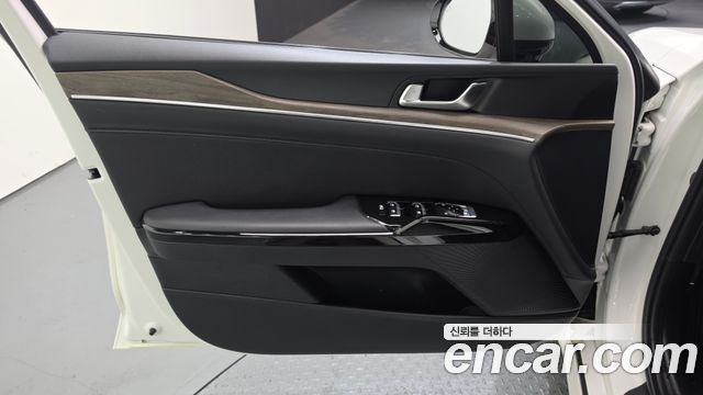 Kia K5 2023 — photo 14
