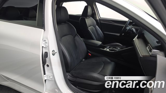 Kia K5 2023 — photo 16