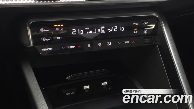 Kia K5 2023 — photo 28