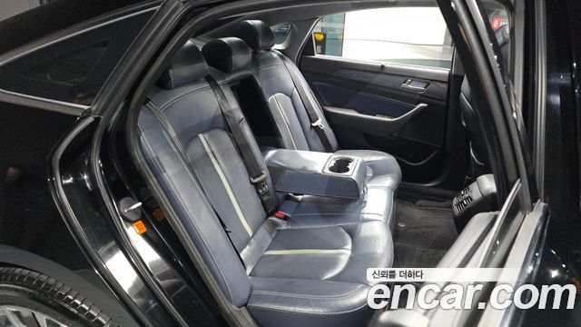 Hyundai Sonata 2016 — photo 17