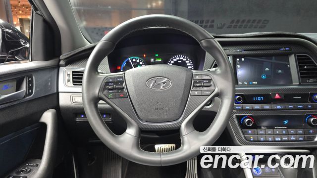 Hyundai Sonata 2016 — photo 19