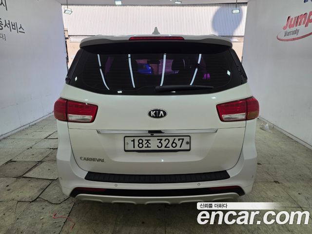 Kia Canival 2015 — photo 4
