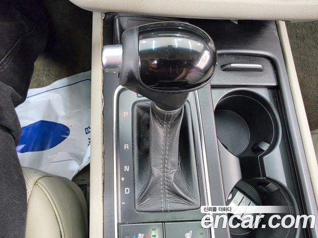 Kia Canival 2015 — photo 9