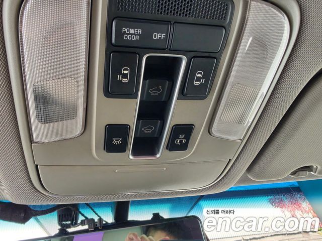 Kia Canival 2015 — photo 11