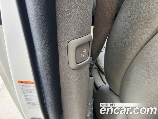 Kia Canival 2015 — photo 20