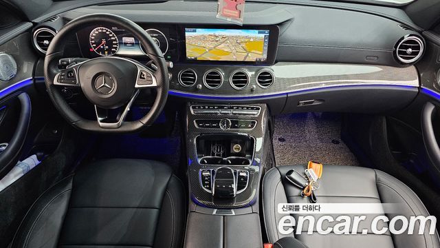 Mercedes-Benz E-Class 2018 — photo 10