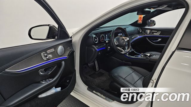 Mercedes-Benz E-Class 2018 — photo 13