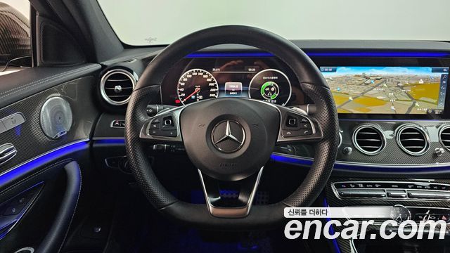 Mercedes-Benz E-Class 2018 — photo 20