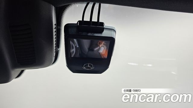 Mercedes-Benz E-Class 2018 — photo 25
