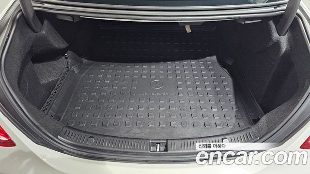 Mercedes-Benz E-Class 2018 — photo 26