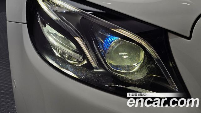 Mercedes-Benz E-Class 2018 — photo 8