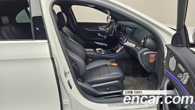 Mercedes-Benz E-Class 2018 — photo 16
