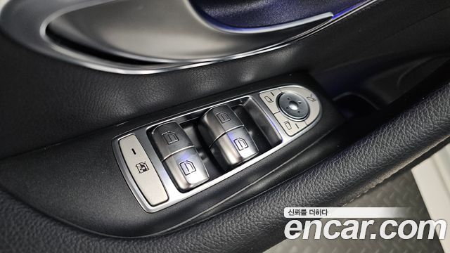 Mercedes-Benz E-Class 2018 — photo 35