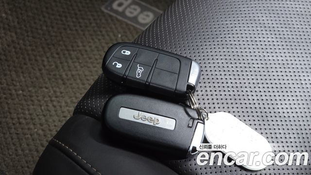 Jeep Cherokee 2015 — photo 22