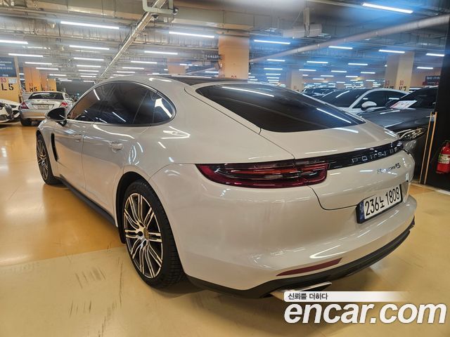Porsche Panamera 2018 — photo 2