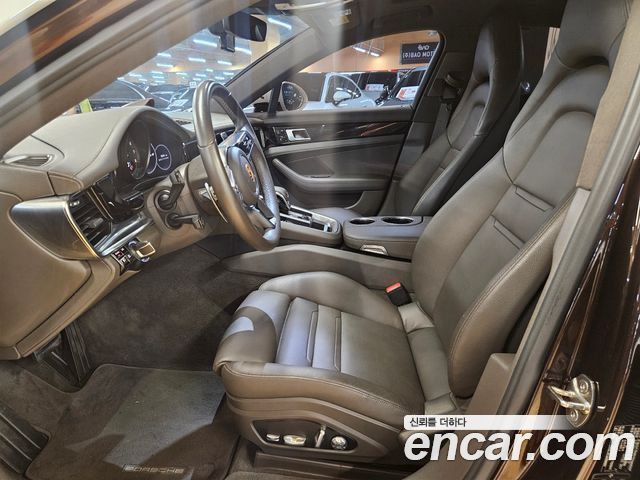 Porsche Panamera 2018 — photo 10