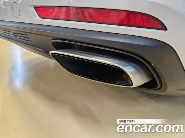 Porsche Panamera 2018 — photo 17