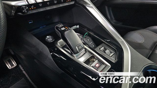 Peugeot 3008 2022 — photo 9