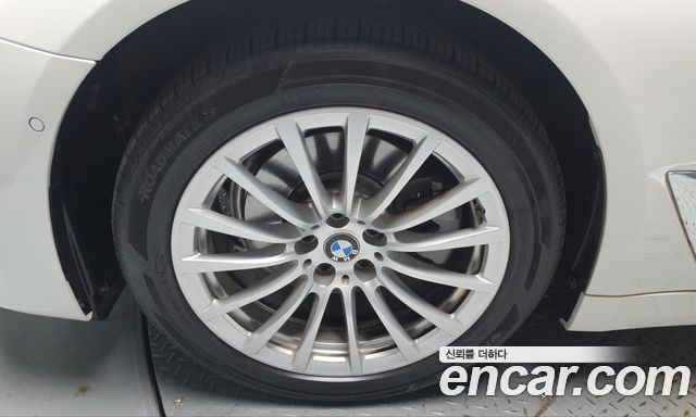 BMW 5-Series 2019 — photo 5