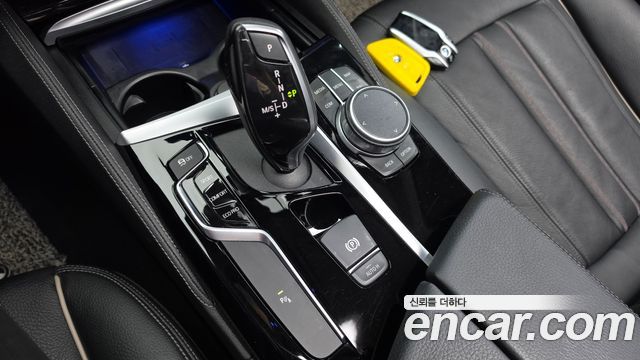BMW 5-Series 2019 — photo 12