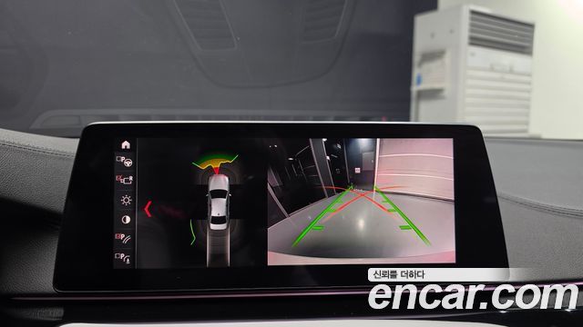 BMW 5-Series 2019 — photo 20