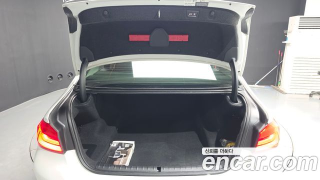 BMW 5-Series 2019 — photo 26