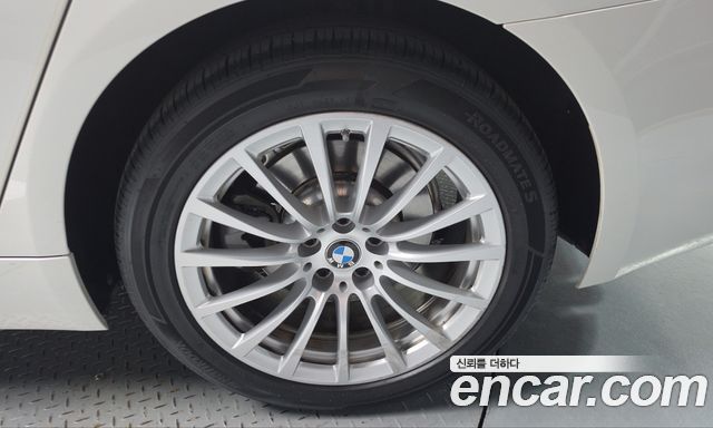 BMW 5-Series 2019 — photo 7