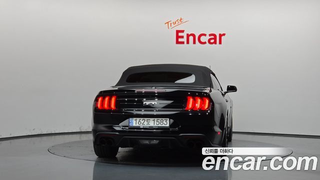 Ford Mustang 2021 — photo 4
