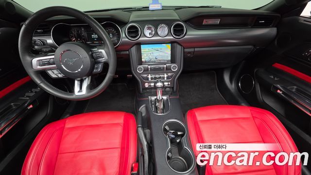 Ford Mustang 2021 — photo 10